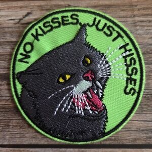 No Kisses Just Hisses Sassy Cat Funny Green Embroidered Iron On Patch